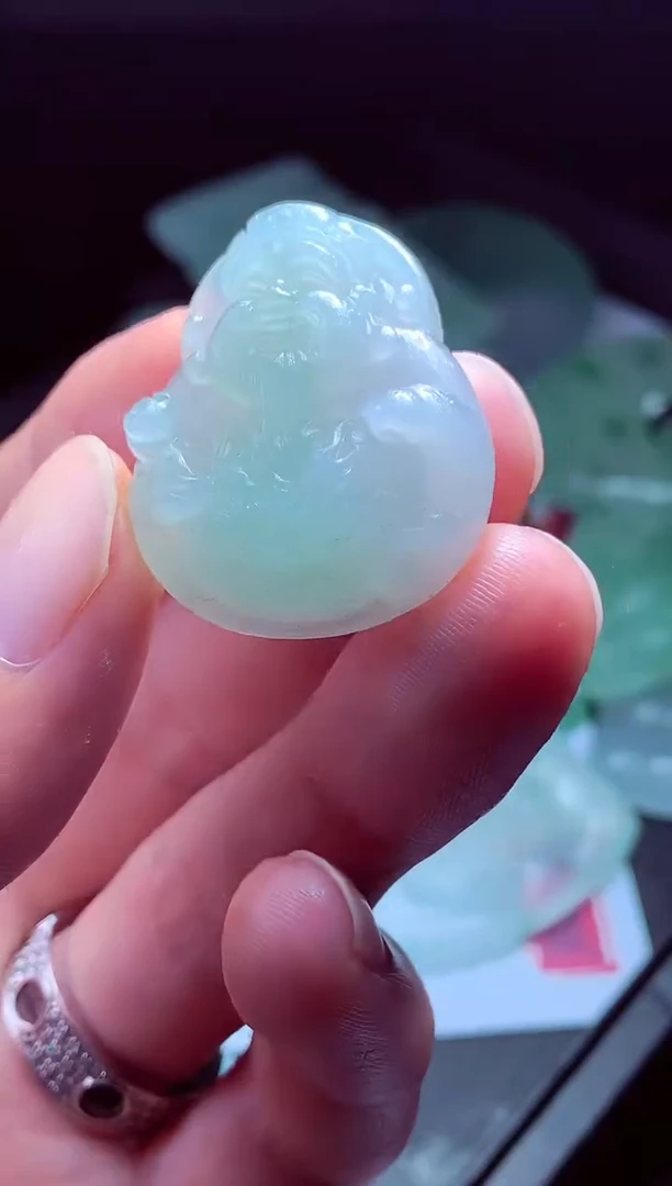 定制翡翠未镶嵌李*?翡翠毛货定制