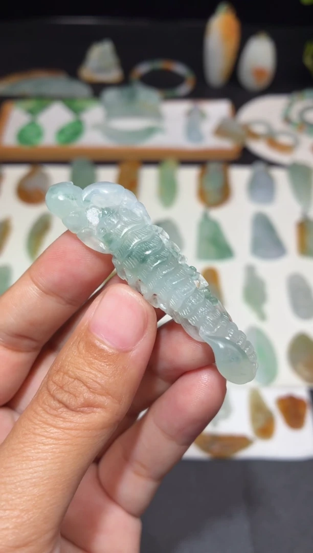 未镶嵌定制翡翠蝎子