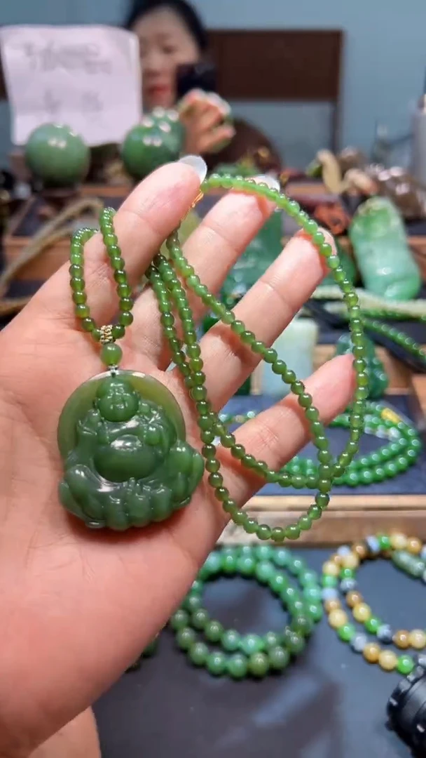 颈饰未镶嵌和田玉（碧玉）1