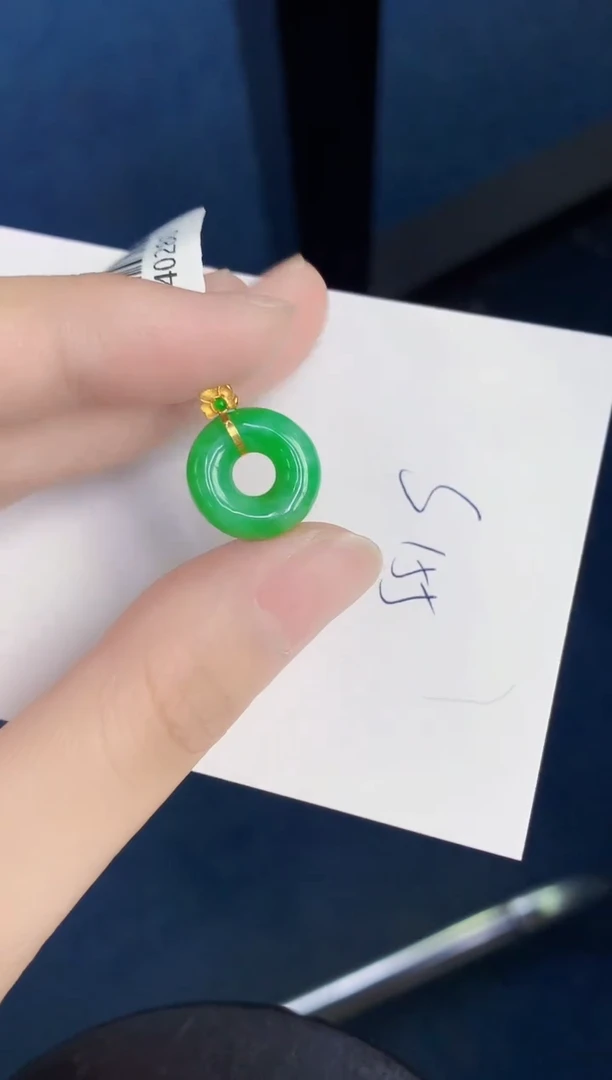 翡翠18K金镶嵌颈饰天然翡翠缅甸A货