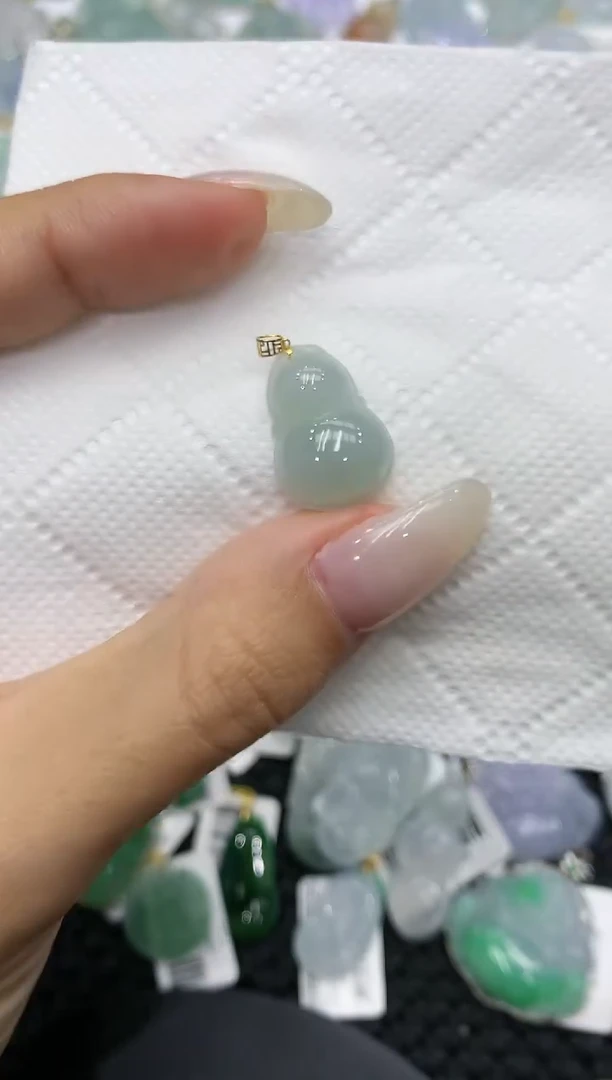 颈饰18K金镶嵌翡翠111111111111