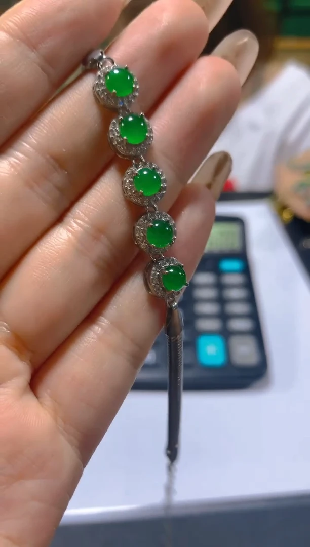 未镶嵌手链翡翠多样性发一