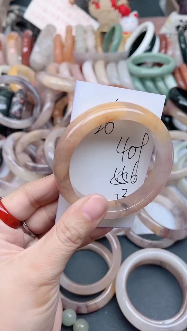 未镶嵌手镯石英质玉409