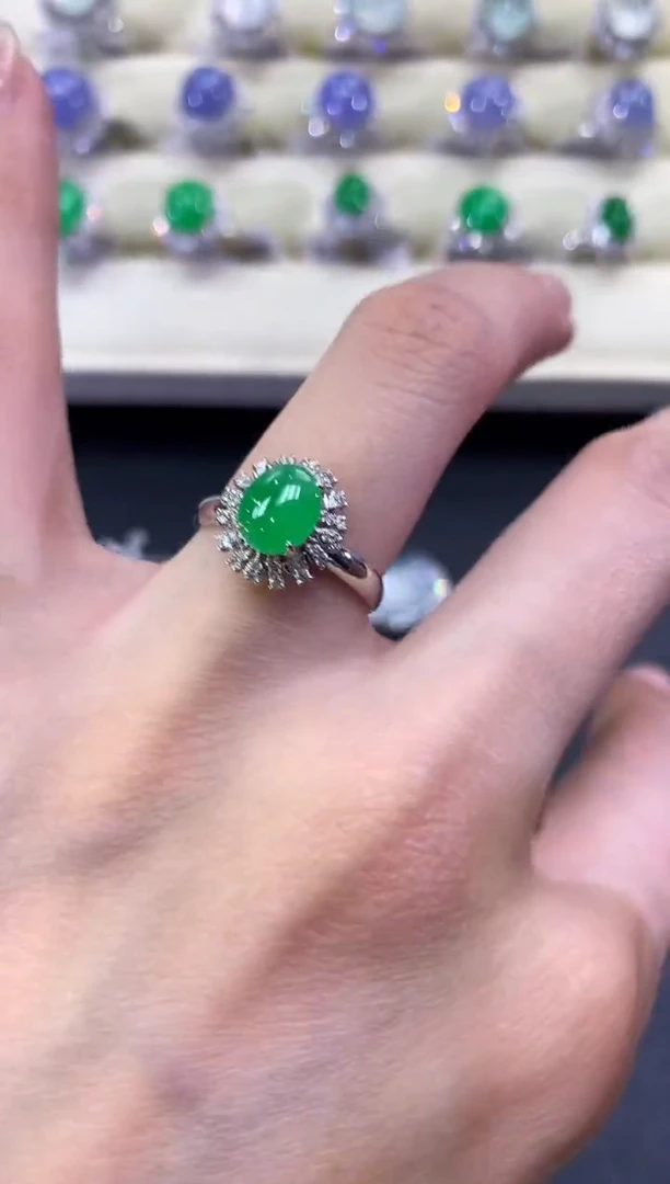 【闪购商品】翡翠戒指18K金镶嵌a88