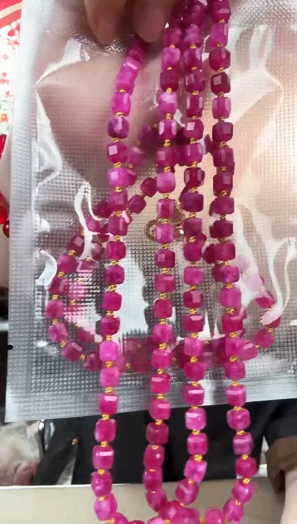 圣吉推荐款樱花粉方糖项链