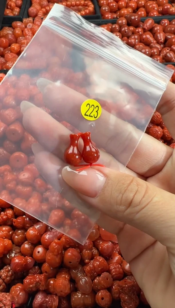 颈饰未镶嵌南红玛瑙1