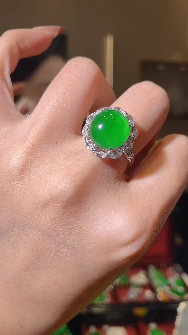 【闪购商品】翡翠戒指18K金镶嵌天然翡翠A货