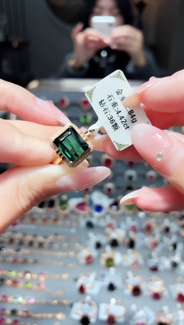 18K金镶嵌戒指碧玺4.42ct