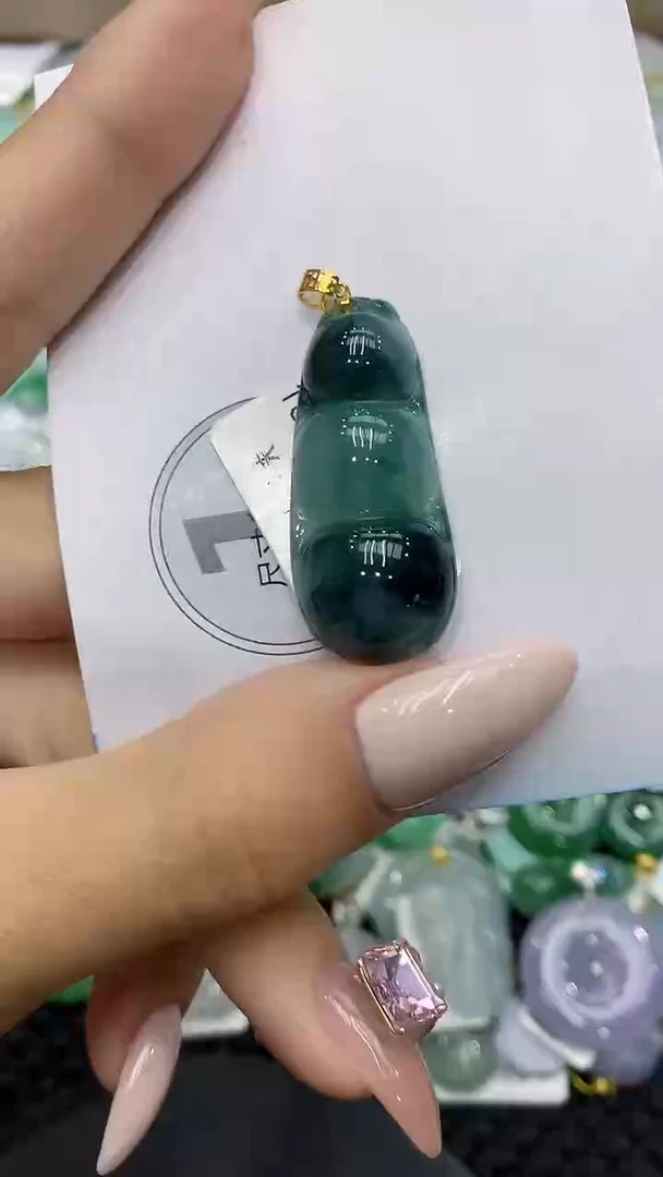 颈饰18K金镶嵌翡翠111111111111