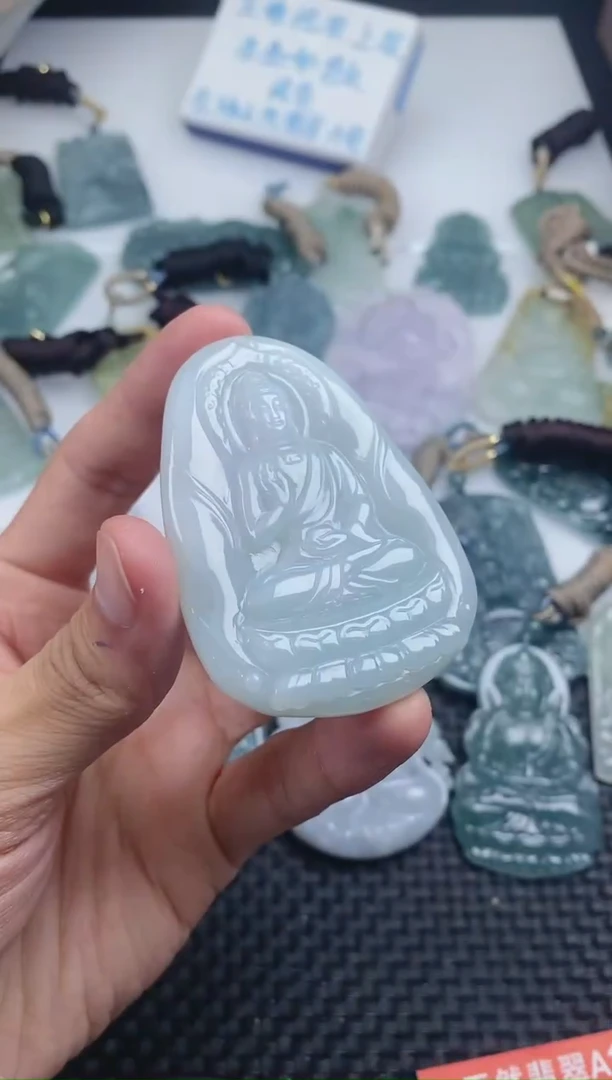 翡翠未镶嵌颈饰