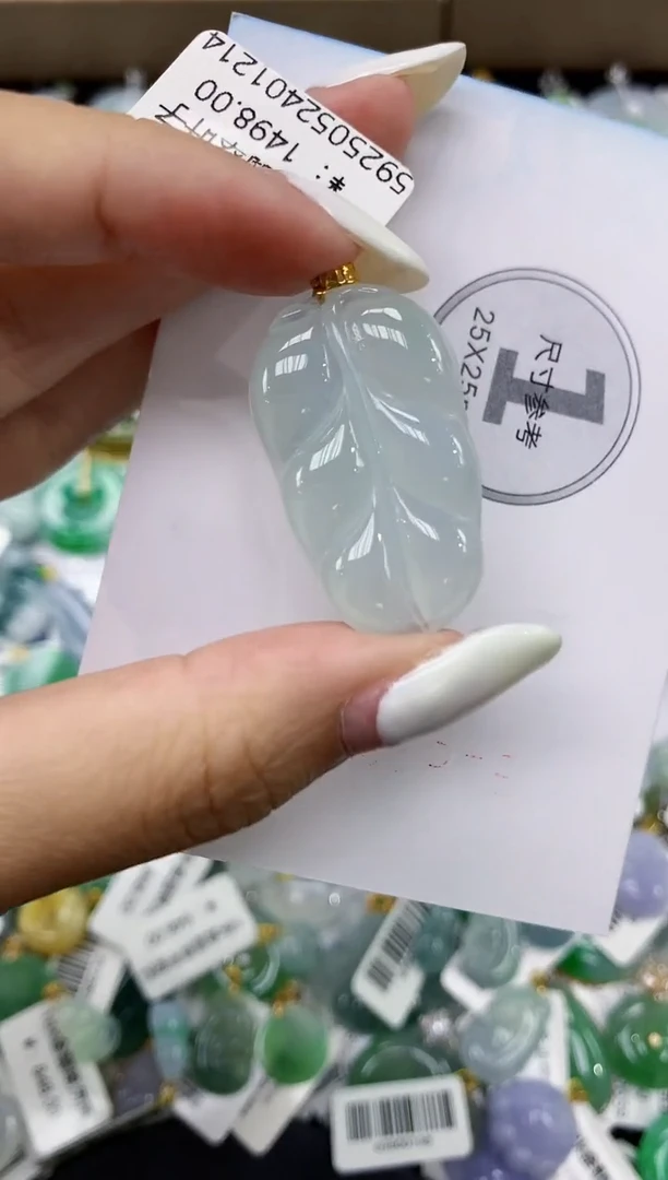 颈饰18K金镶嵌翡翠11111111111