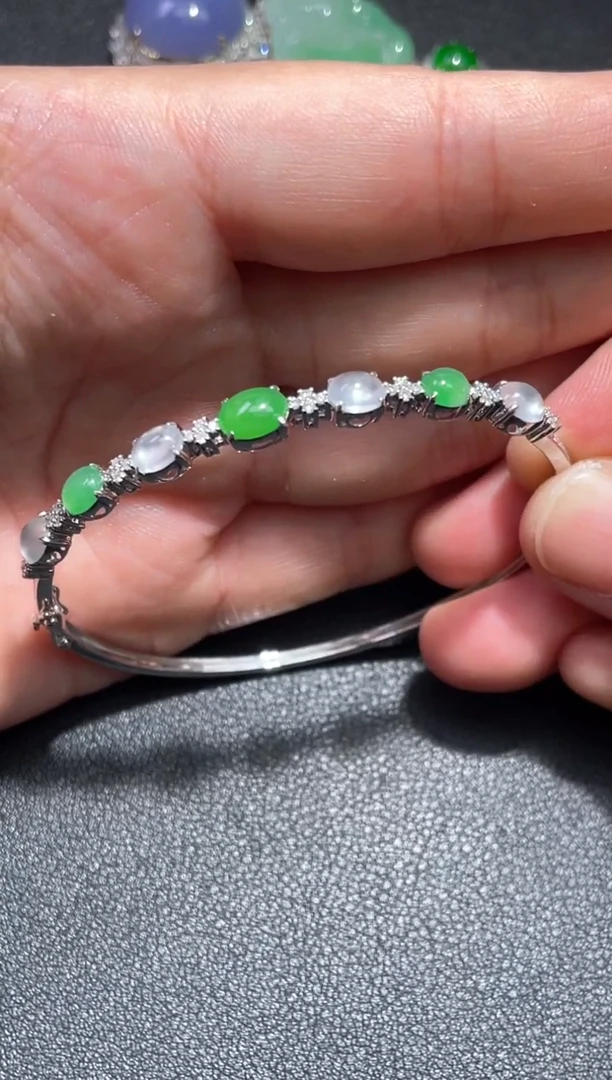 18K金镶嵌手镯翡翠24.......