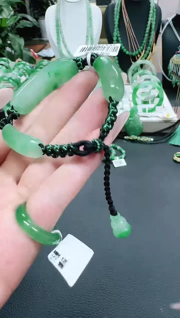 未镶嵌1石英质玉（非洲翠）/2143