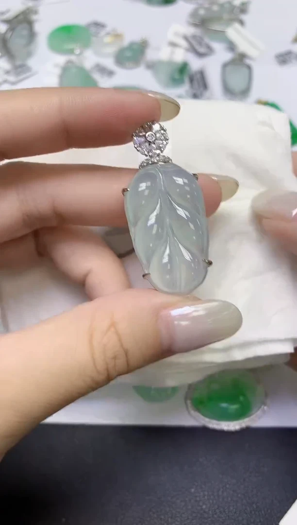 颈饰未镶嵌翡翠天然缅甸翡翠A货百元以上9元证书费自理