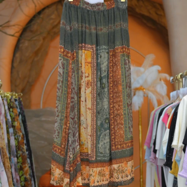 909 2025夏季新款气质显瘦小众半身裙 Q3326