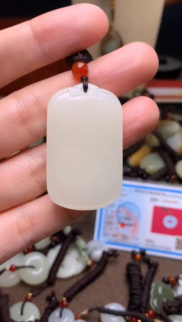 玉新疆料青海料清水吊坠