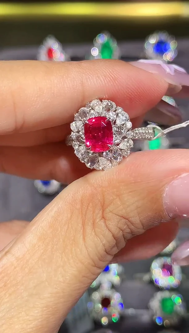 18K金镶嵌戒指红宝石1.17CT