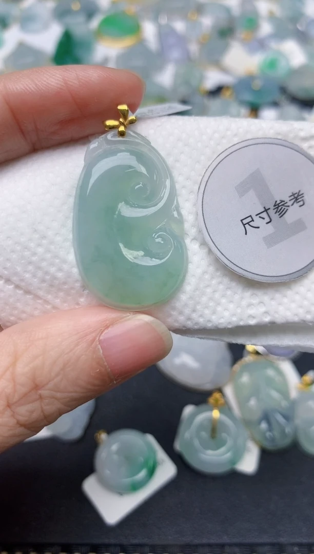 颈饰18K金镶嵌翡翠天然缅甸A货翡翠
