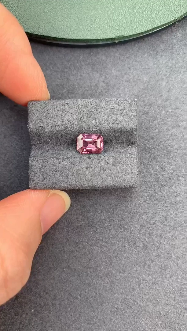 【闪购商品】彩色蓝宝石裸石未镶嵌1.5ct帕帕拉恰