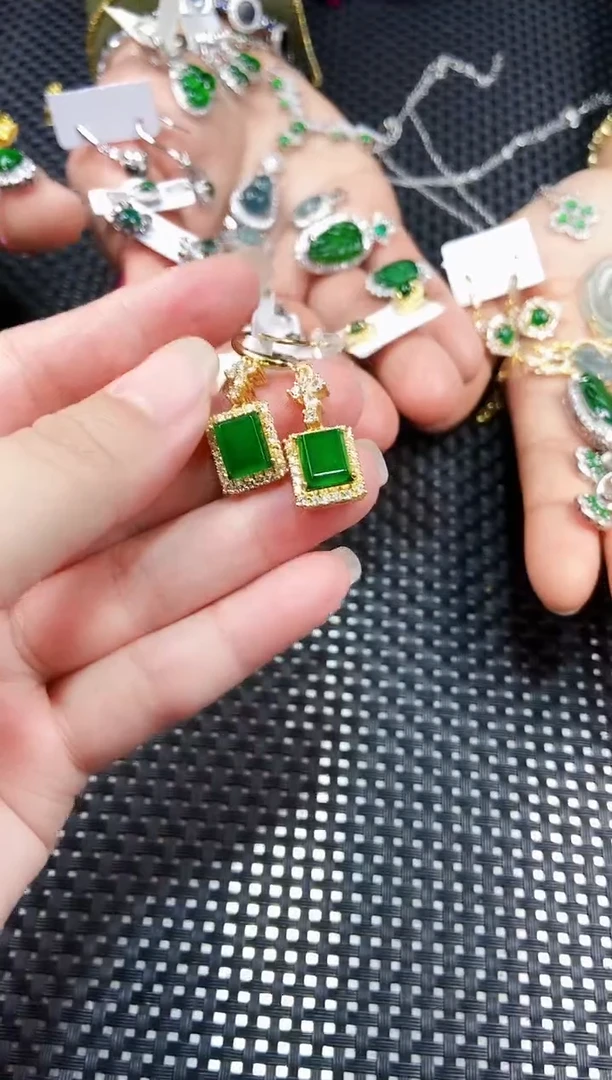 【闪购商品】翡翠耳饰未镶嵌11111111