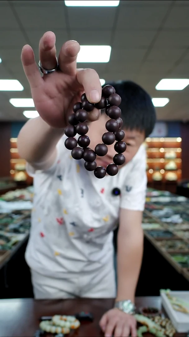 合金蛇纹石玉手串多样是发货随机发一