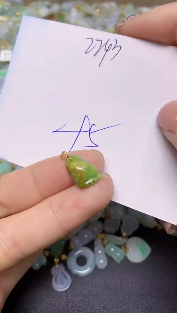 【闪购商品】翡翠挂件18K金镶嵌 天然翡翠A货