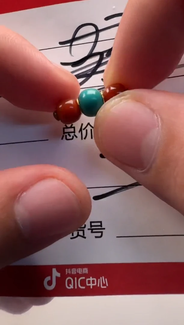 18K金镶嵌南红玛瑙挂件配饰配饰多样性发货