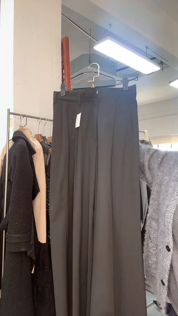 59女士时尚搭配裤子