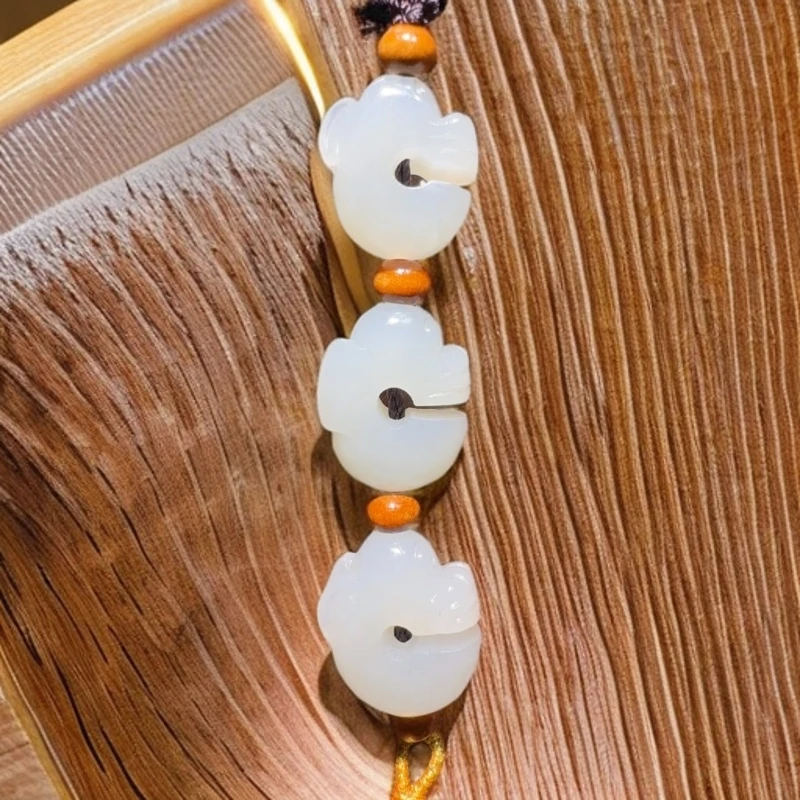 和田玉未镶嵌车挂