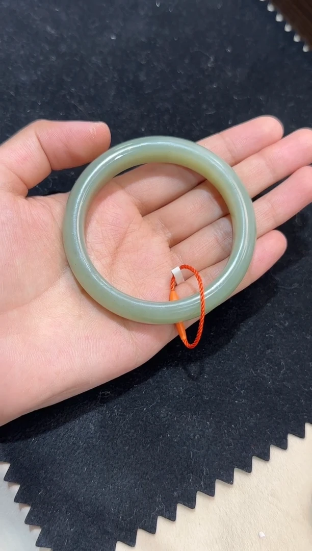 和田玉手镯未镶嵌新疆和田玉且末料54圈口手镯 正宗上等玉手镯