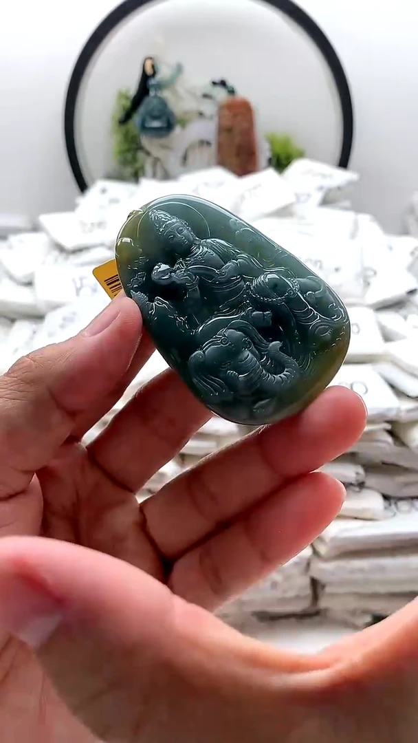 翡翠未镶嵌颈饰普贤