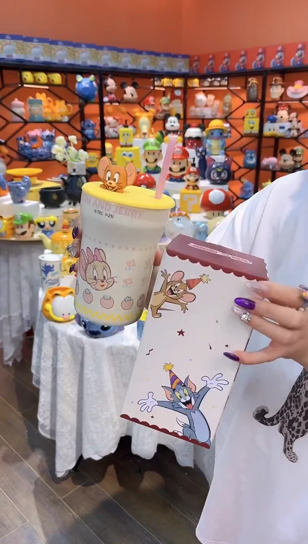 瓷片@@猫和老鼠黄色带盖陶瓷吸管杯