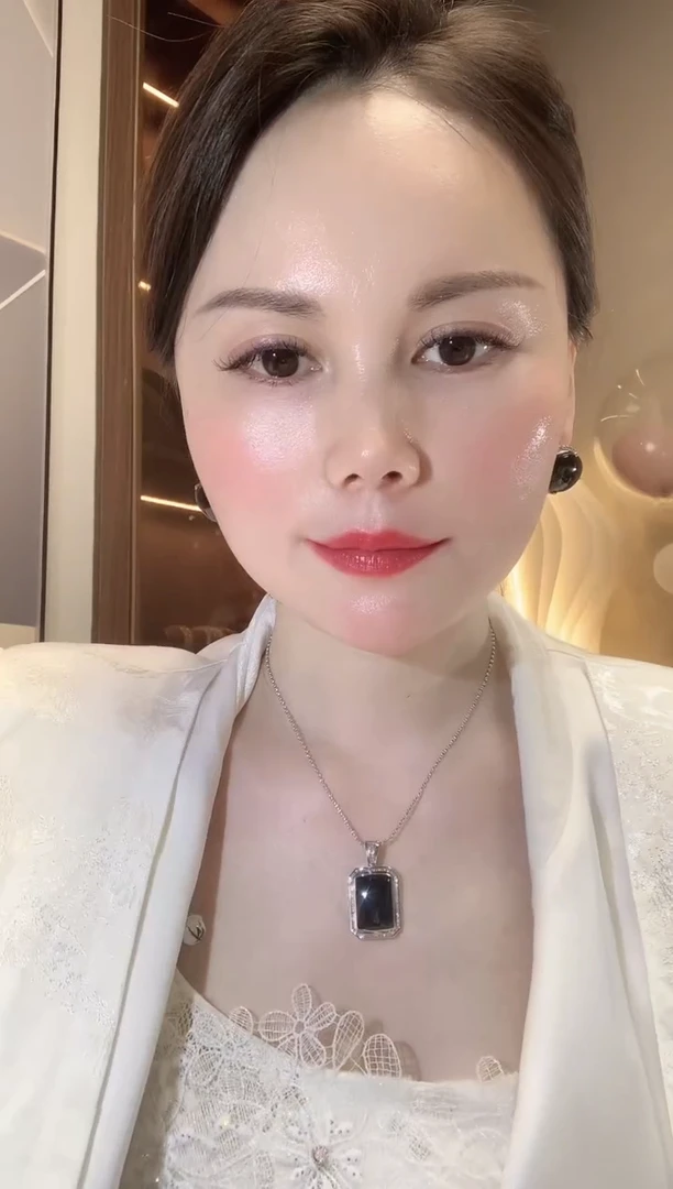【闪购商品】翡翠吊坠(不含链)18K金镶嵌D57
