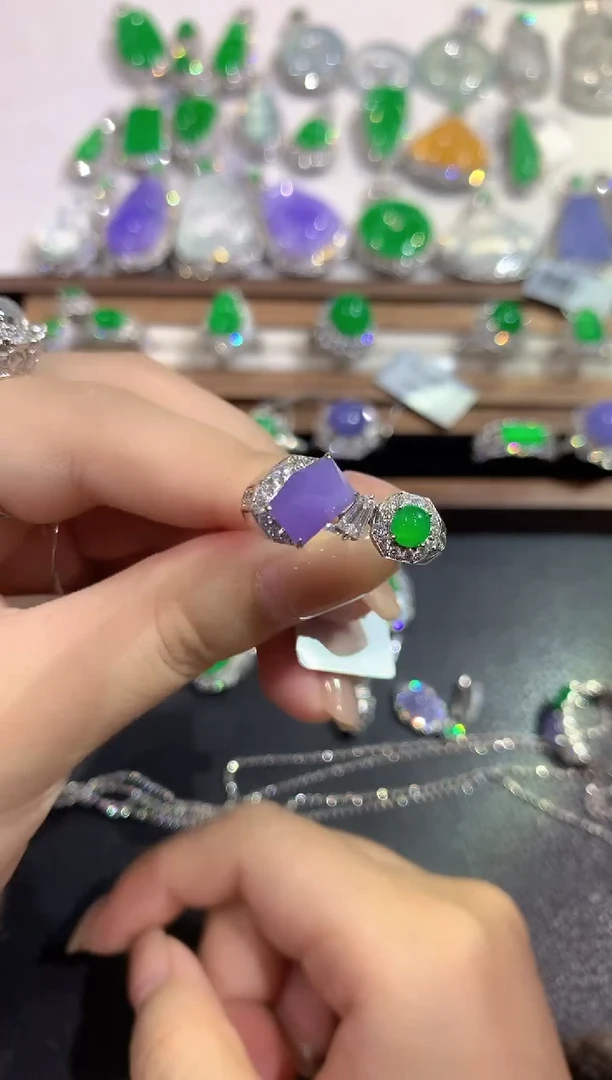 颈饰18K金镶嵌翡翠112-戒指