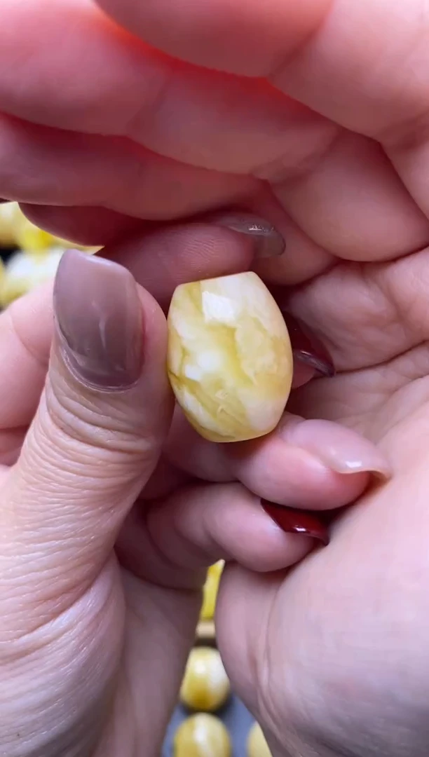 【闪购商品】琥珀裸石未镶嵌月.57