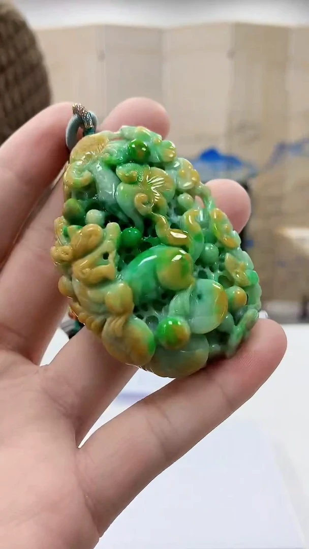 【闪购商品】定制翡翠未镶嵌4812bb-毛货挂件64