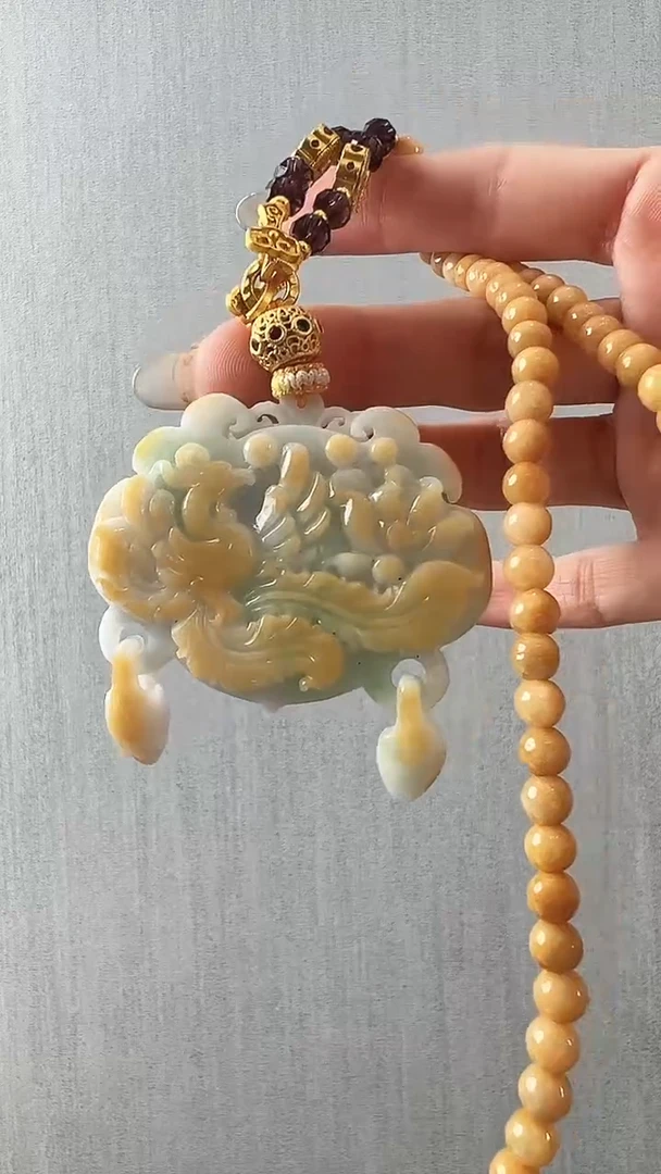 颈饰未镶嵌翡翠凤穿牡丹