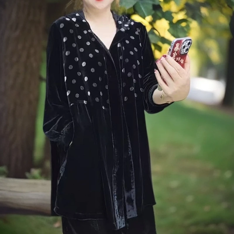 桑蚕丝波点短款风衣高端大气设计
