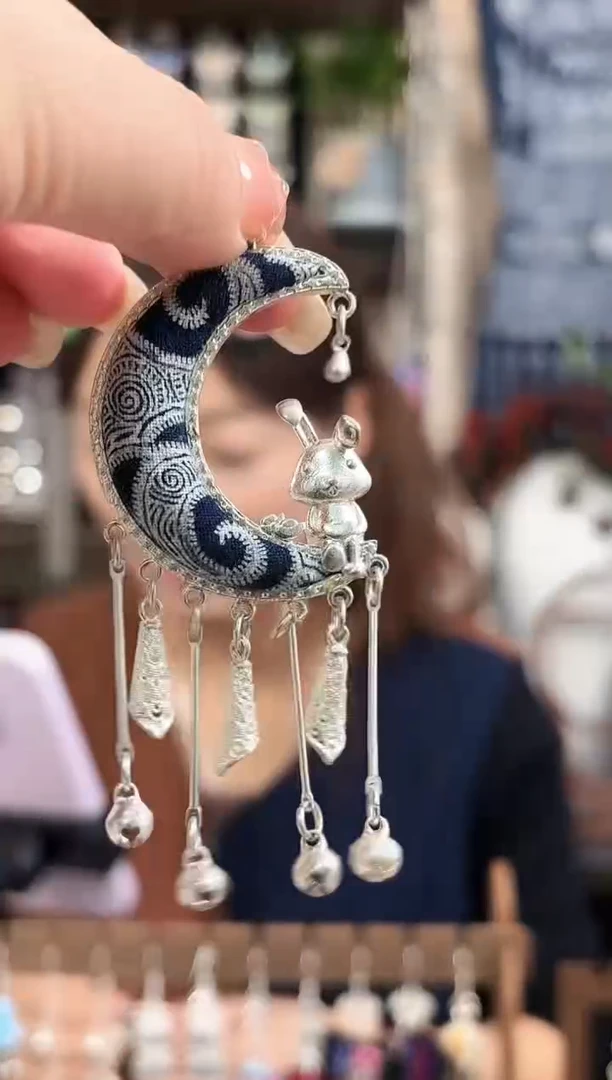 织绣民族风非遗老绣饰品562