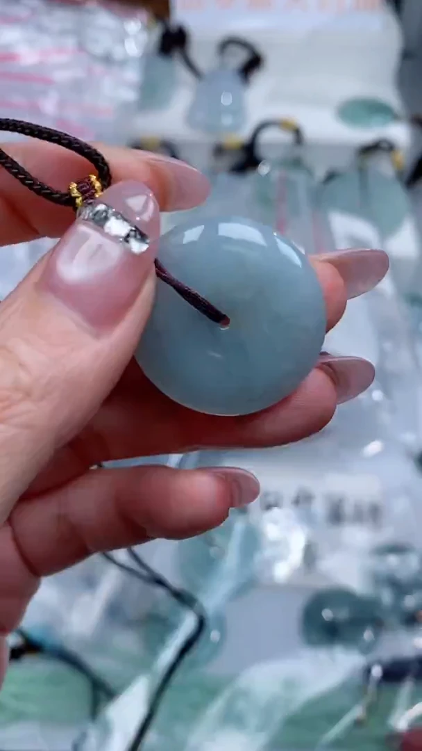 颈饰未镶嵌翡翠吊坠