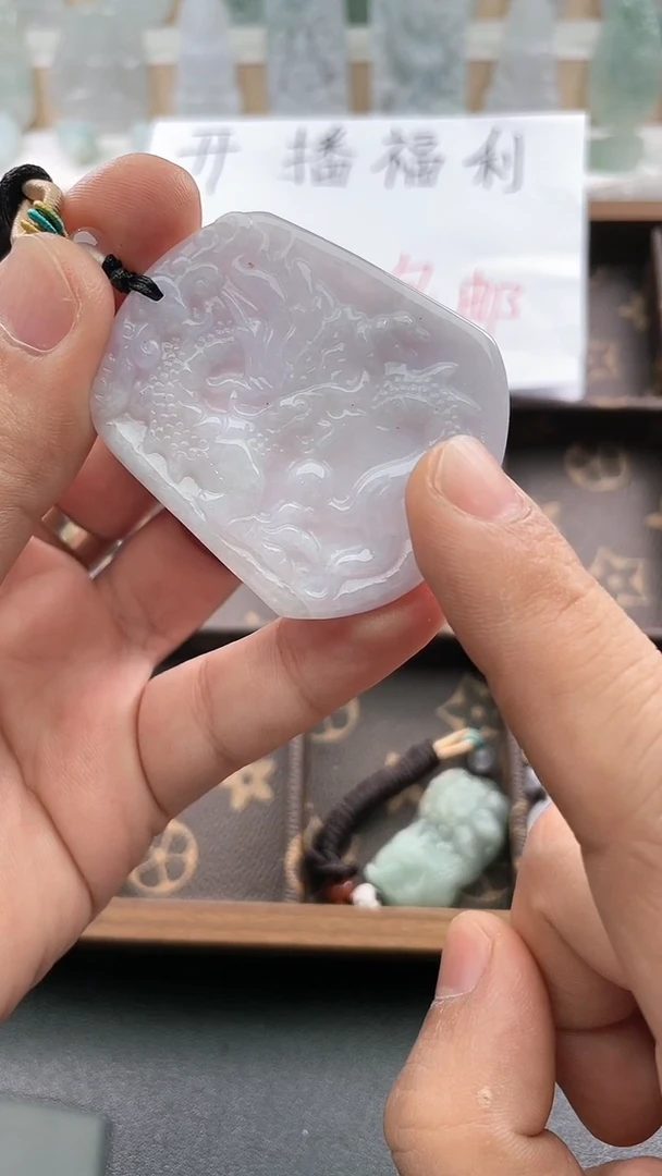 翡翠未镶嵌颈饰..../5/28/ 15