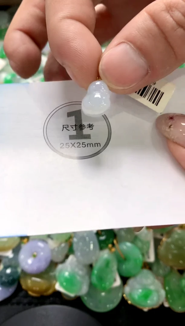 翡翠18K金镶嵌颈饰1111111111111111