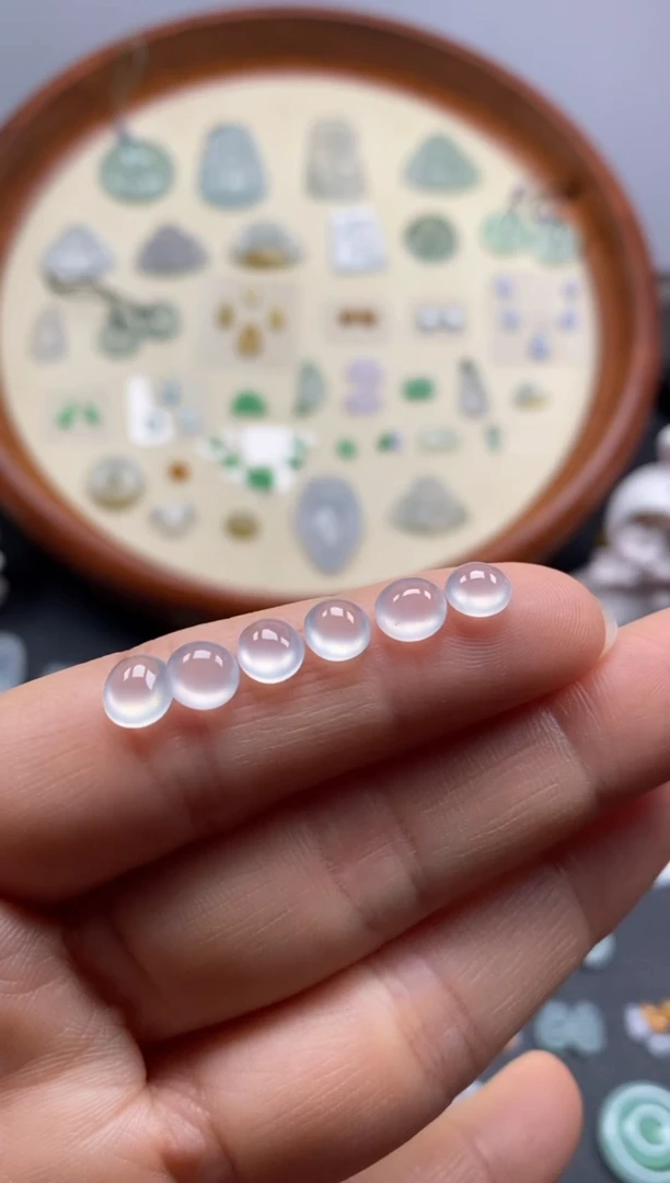 颈饰未镶嵌翡翠6颗冰蛋面/芬