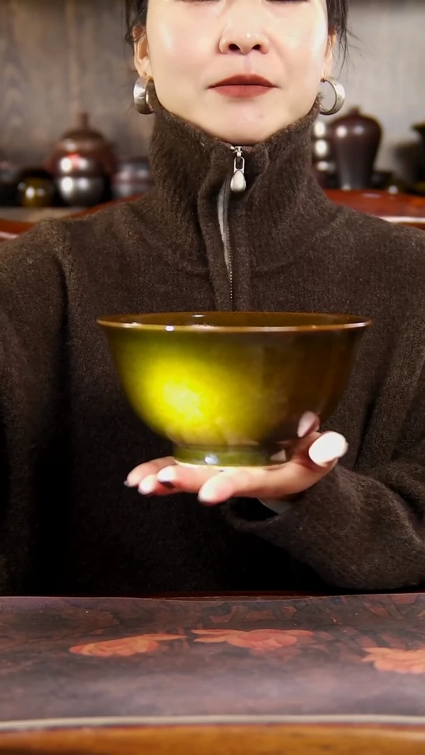 鳝鱼黄色的碗直径18左右