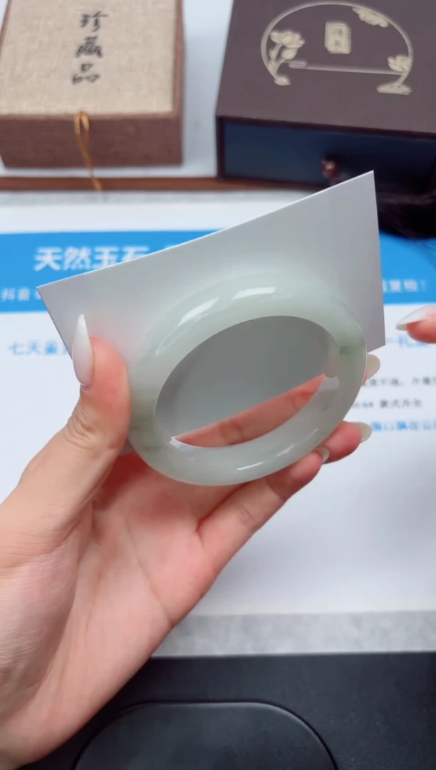 未镶嵌手镯石英质玉18-55.7