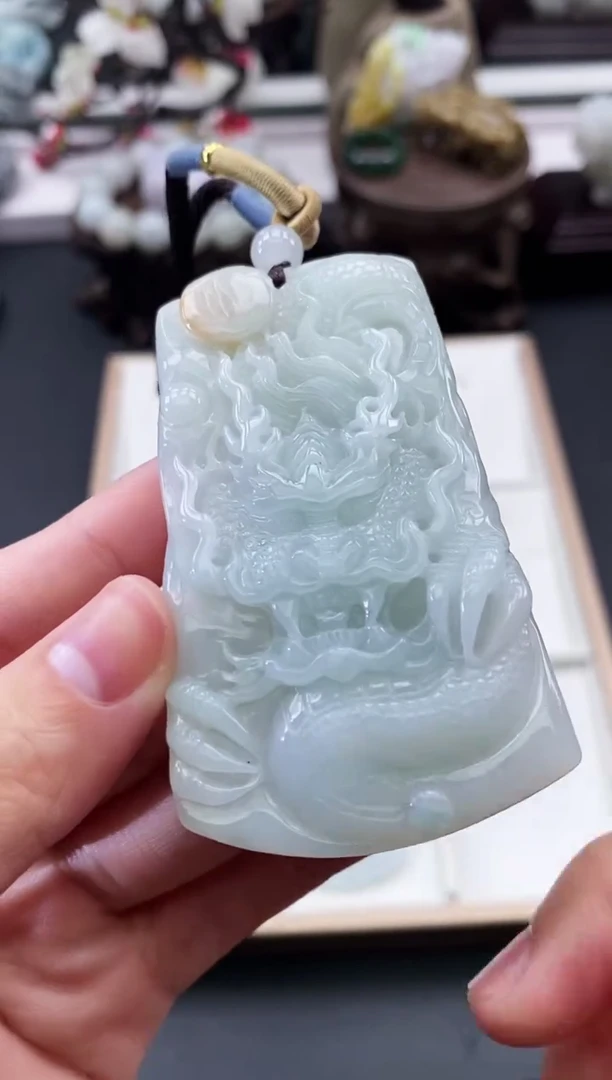 翡翠未镶嵌颈饰天然缅甸A货翡翠