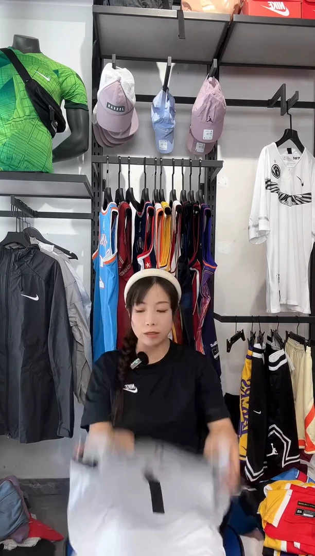 1738编码 耐克卫衣服饰过款为准 尺码