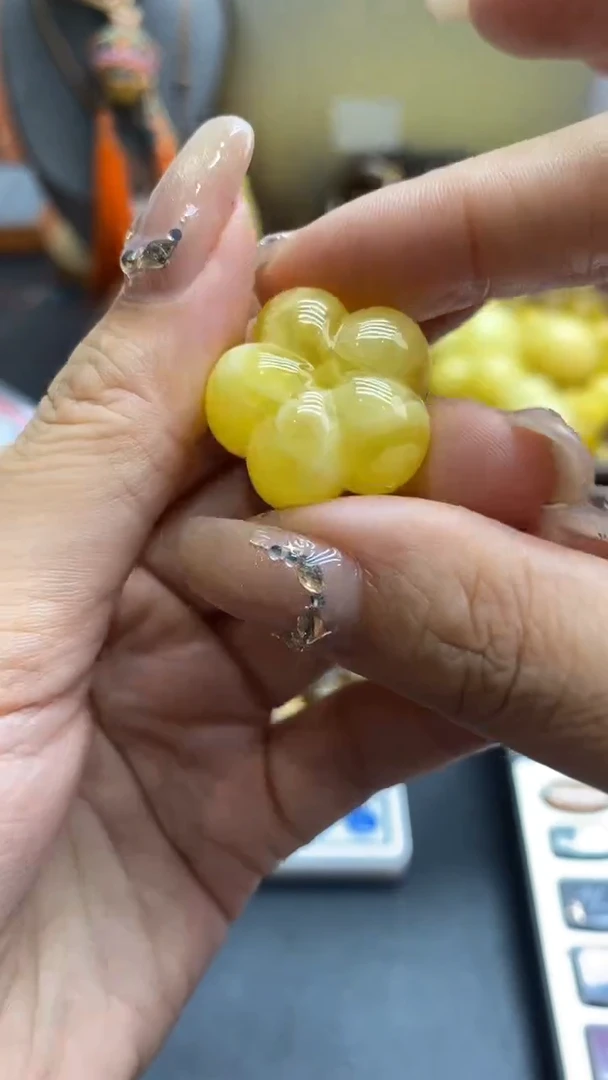 琥珀未镶嵌珠宝奇石2141