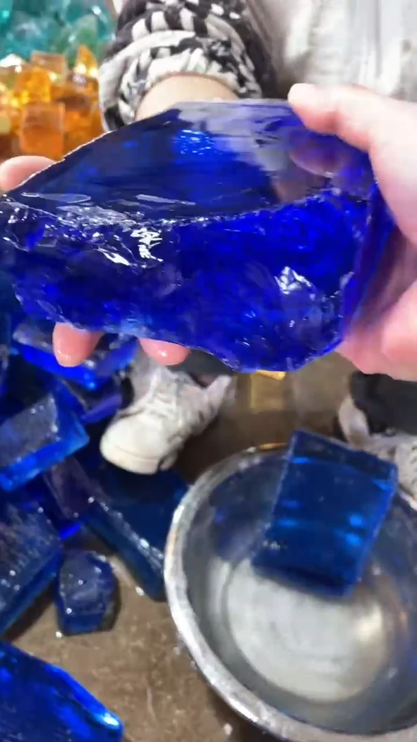 新疆五彩石原石摆件