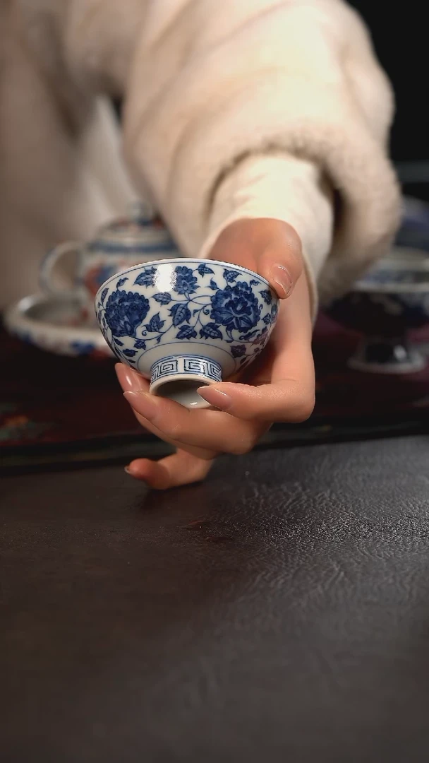 研山琢器四季花卉高脚杯